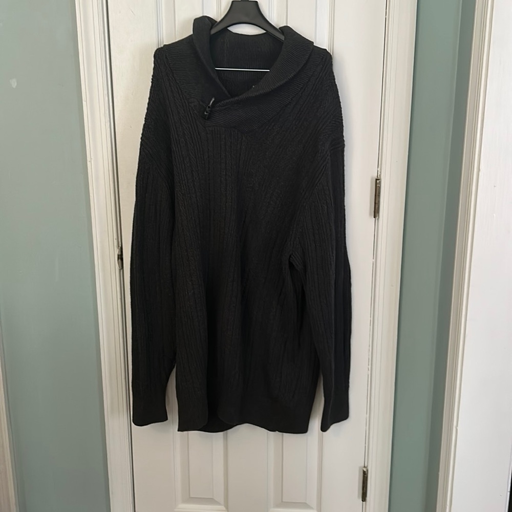 Men’s long sleeve sweater